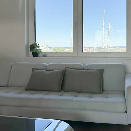 Cozy In With Wifi بيت للعطل